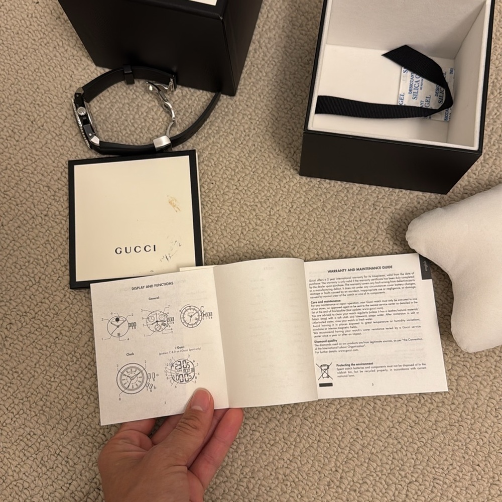 Gucci Black unisex Watch - Picture 5 of 8